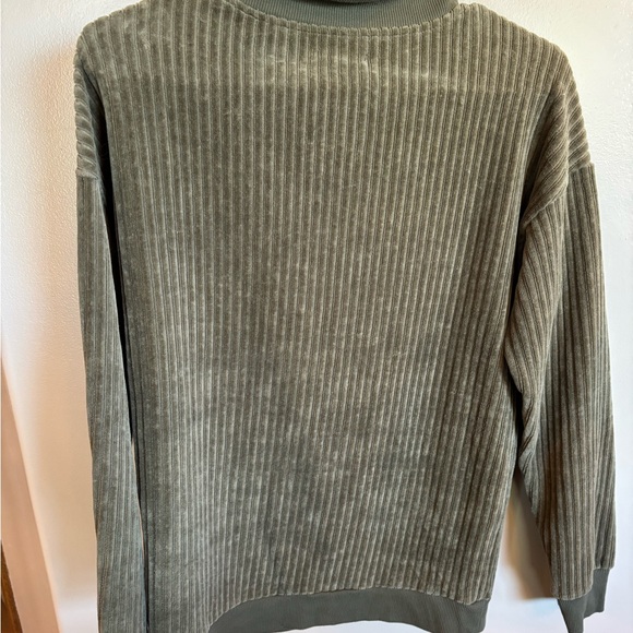 🌻Maurices Olive Green women’s top - Picture 3 of 4